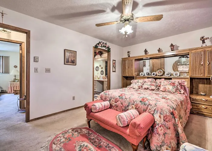 Family-Friendly Tobyhanna Getaway With Yard!